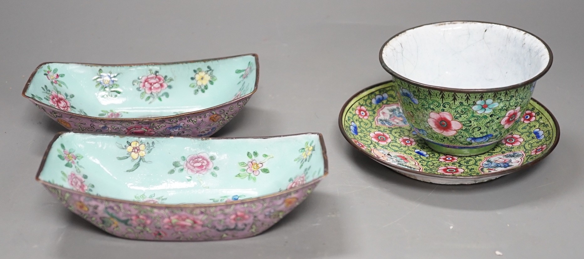 A pair of Chinese Canton enamel boat-shaped dishes, Qianlong; and a Canton enamel bowl and stand (4)
